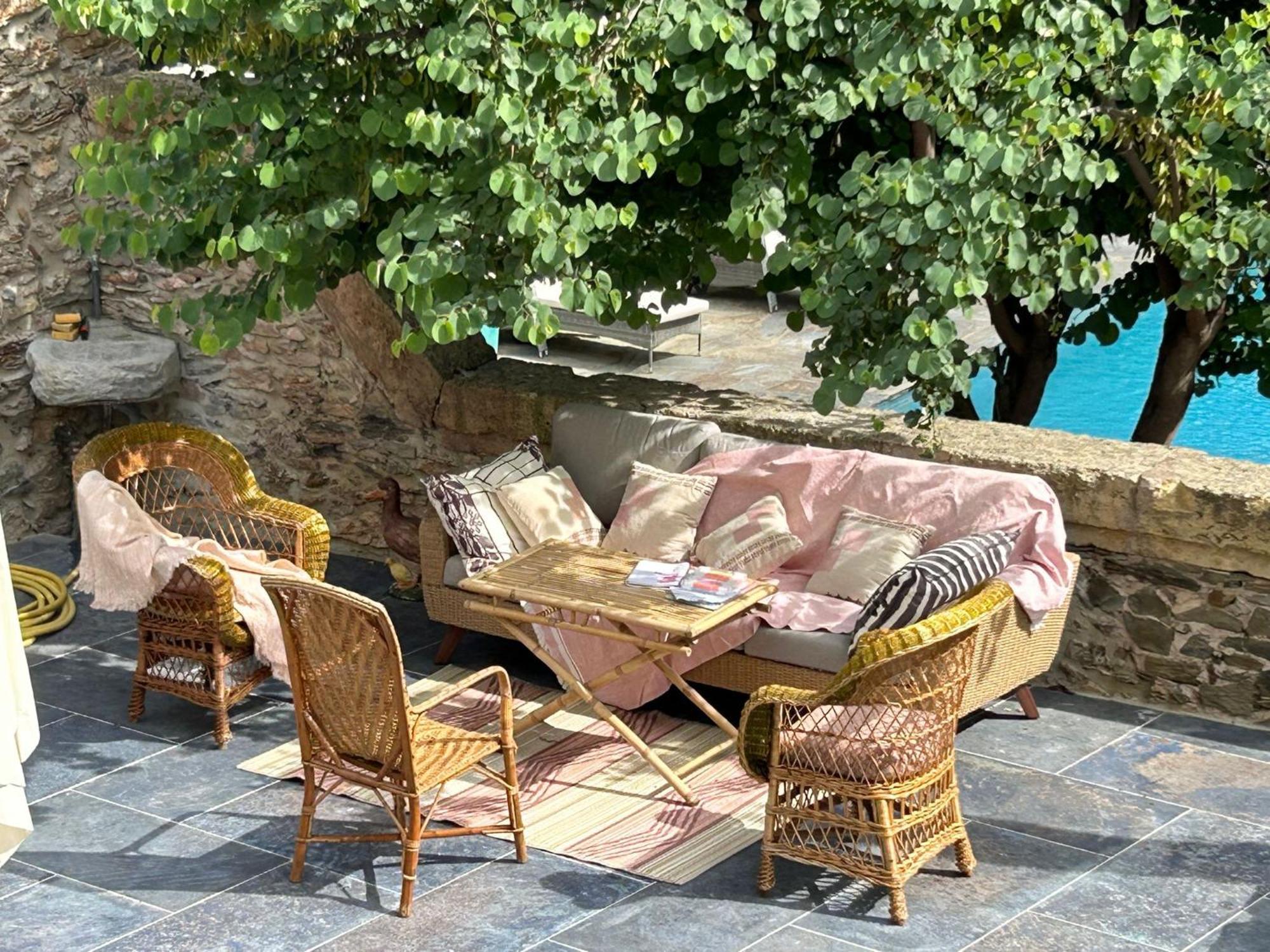 La Galante Hotel Faugeres  ภายนอก รูปภาพ