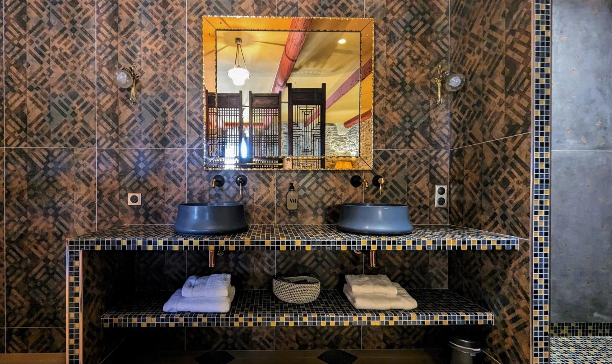 La Galante Hotel Faugeres  ภายนอก รูปภาพ